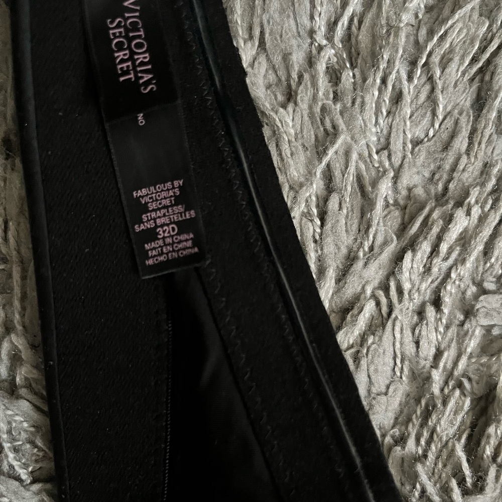 Victoria Secret Strapless Bra